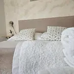 Dimora Sole Del Sud B&B 우겐토