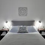 Dimora Sole Del Sud 3* 우겐토