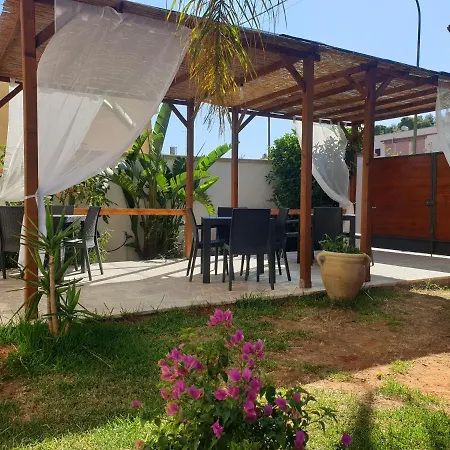 Alojamento de Acomodação e Pequeno-almoço Dimora Sole Del Sud 3*